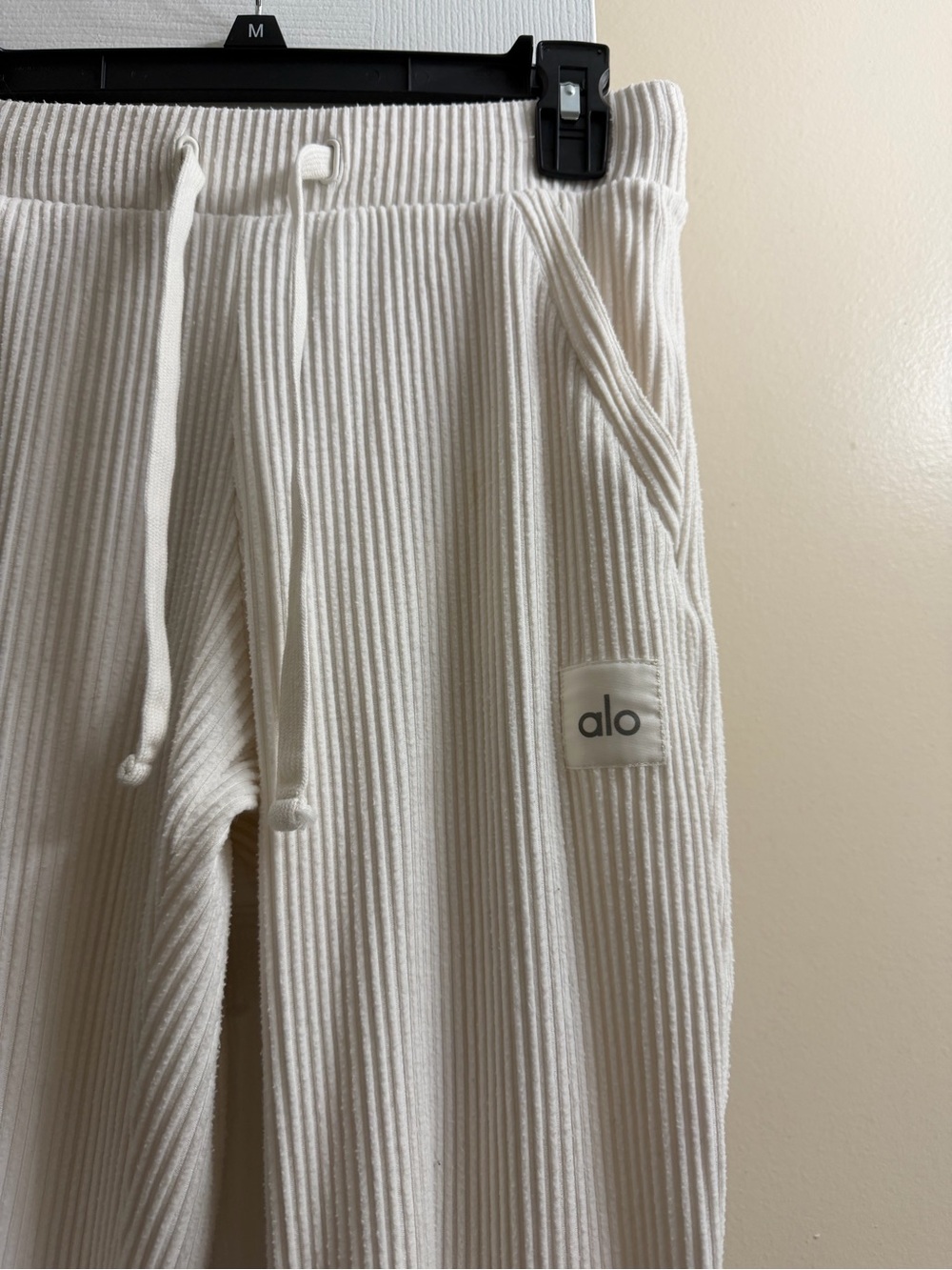 Alo Ribbed Drawstring Joggers - Picture 2 of 4